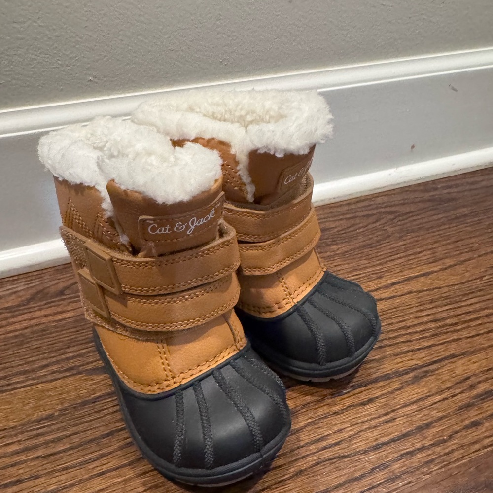 Cat & Jack Brown and Black Kids' Winter Boots